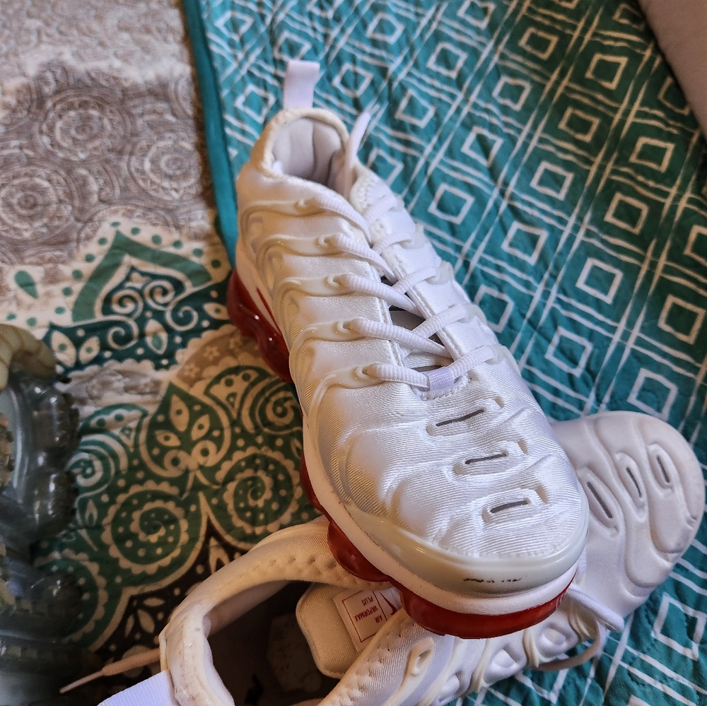 Nike Vapormax Plus size 7 womans